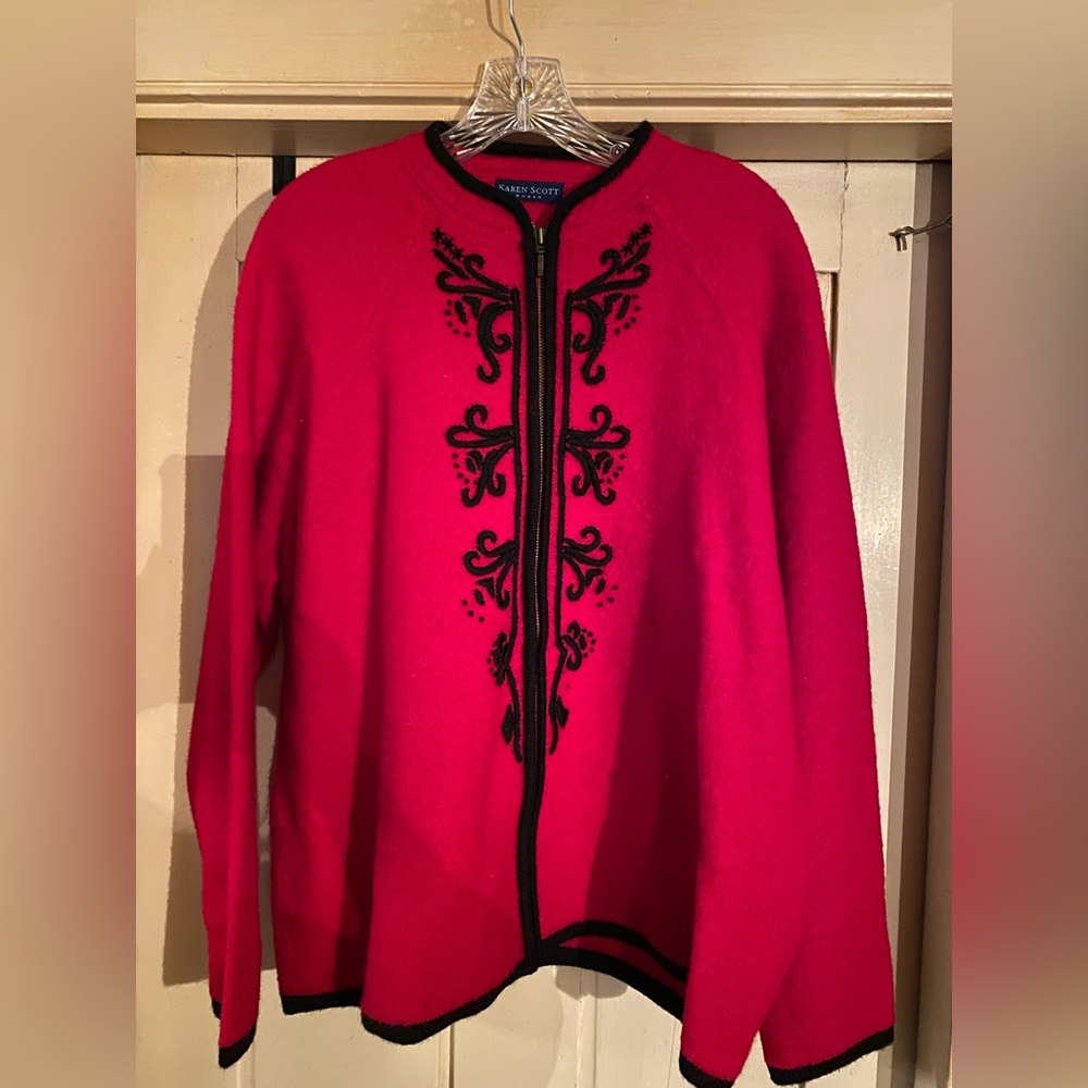 Karen Scott woman 2X wool zip sweater with fillagree design